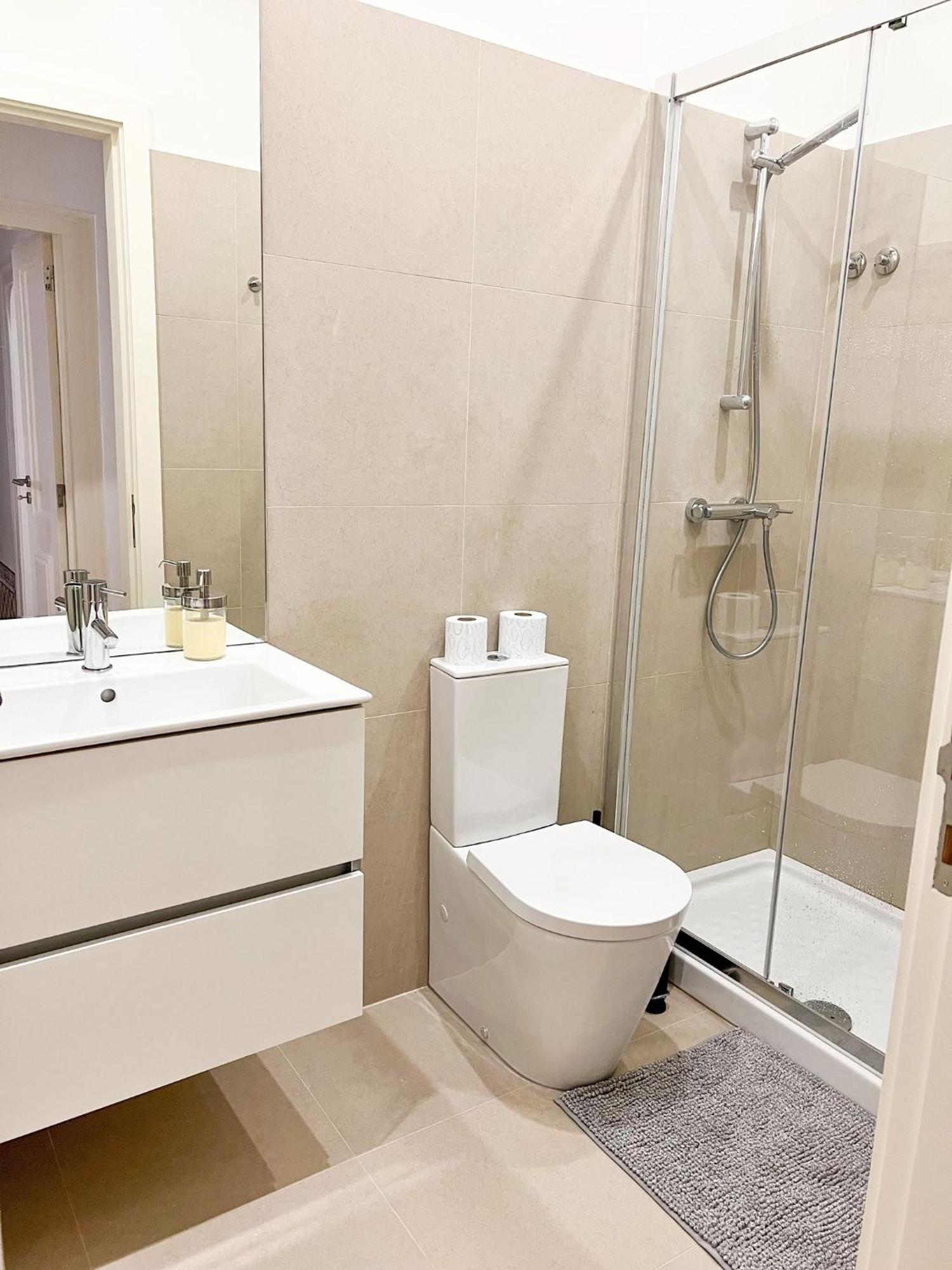 Cozy Room With Privative Bathroom On Rua Augusta Lisbona Esterno foto